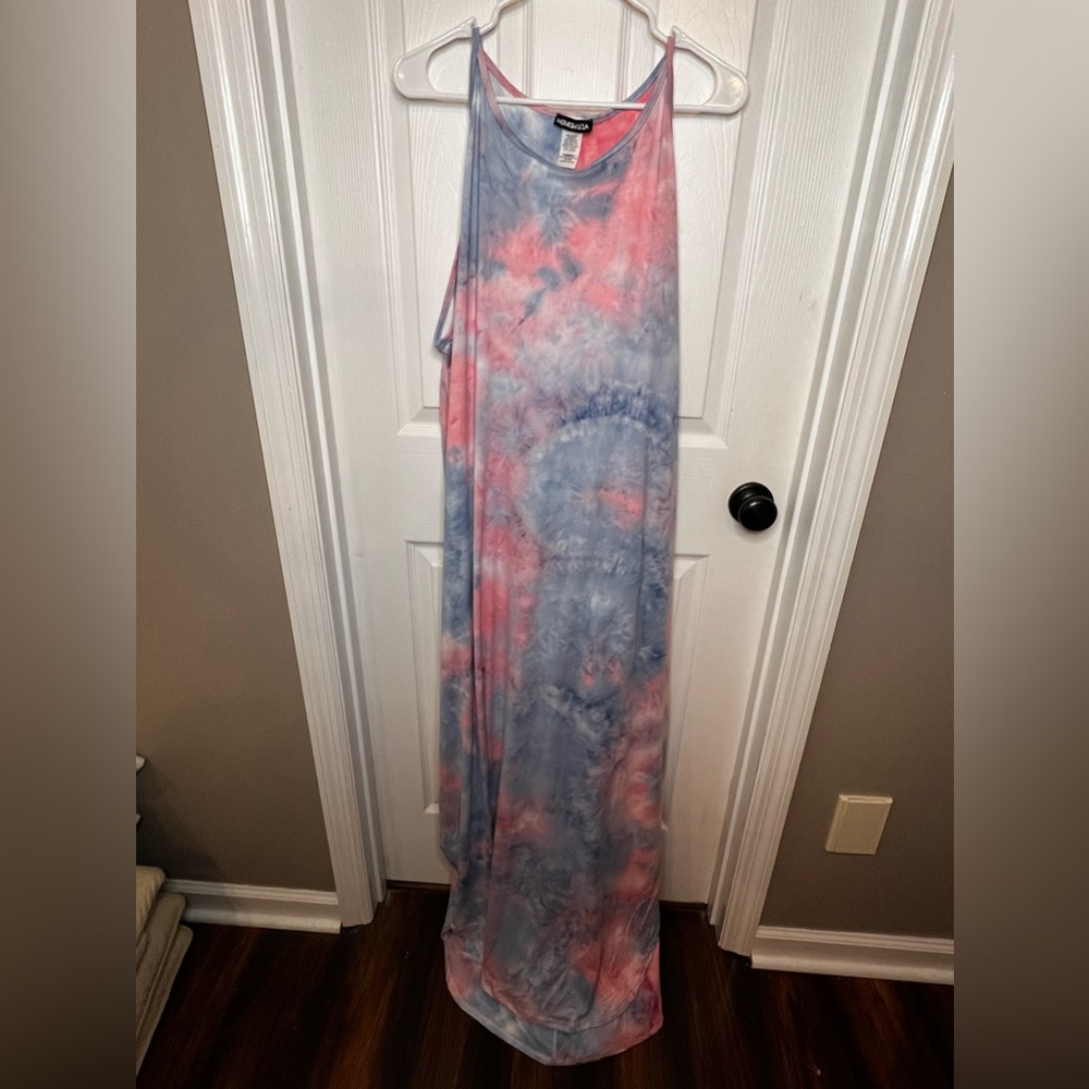 Heimish U.S.A size 3XL. 95% polyester,5% spandex. Tie dyed maxi dress